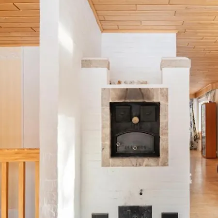 Countryside House With Lakeside Sauna And Barbecue