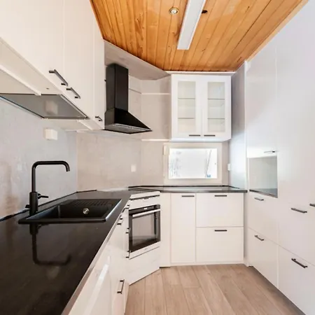 Countryside House With Lakeside Sauna And Barbecue 펜션 라티