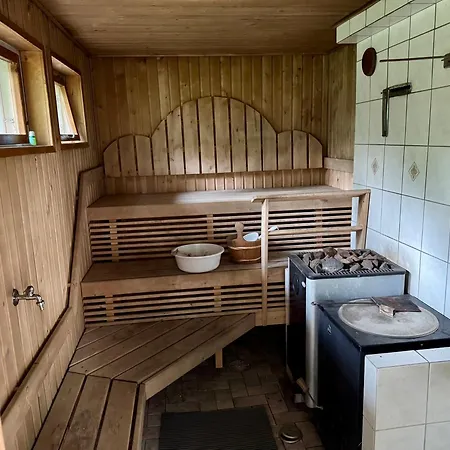 펜션 Countryside House With Lakeside Sauna And Barbecue 라티