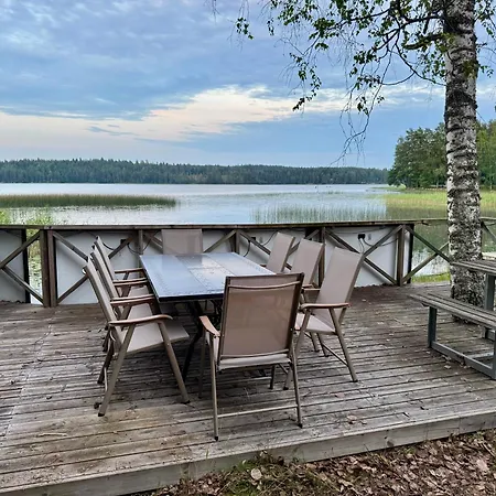 Countryside House With Lakeside Sauna And Barbecue *