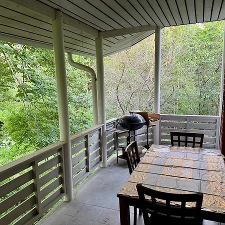 Countryside House With Lakeside Sauna And Barbecue 라티