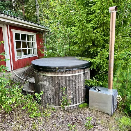 Countryside House With Lakeside Sauna And Barbecue Loma-asunnot